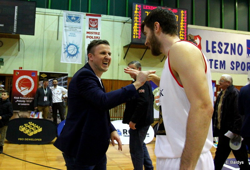 Trapez pękał w szwach (zdjęcia)