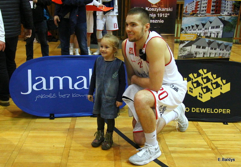 Trapez pękał w szwach (zdjęcia)