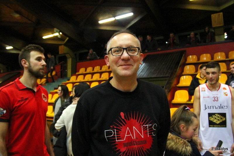 Trapez pękał w szwach (zdjęcia)