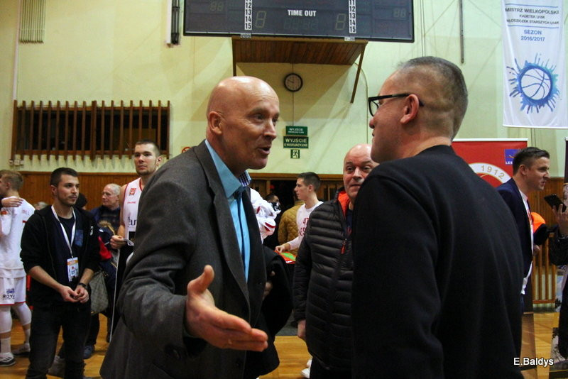 Trapez pękał w szwach (zdjęcia)