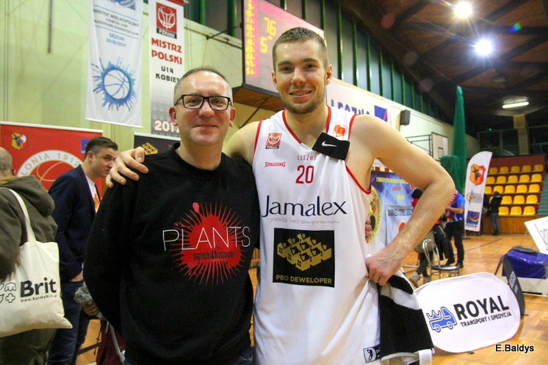 Trapez pękał w szwach (zdjęcia)