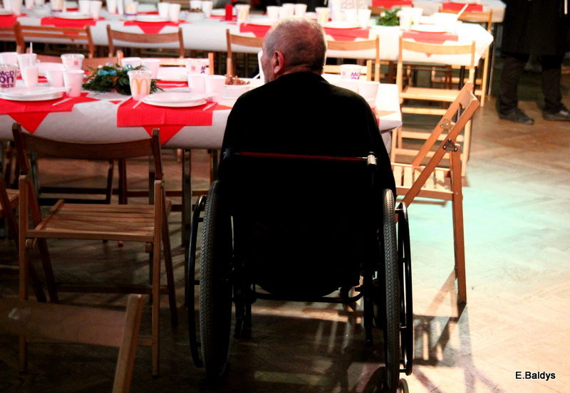 Samotni podzielili się opłatkiem (zdjęcia)