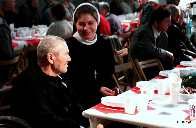 Samotni podzielili się opłatkiem (zdjęcia)