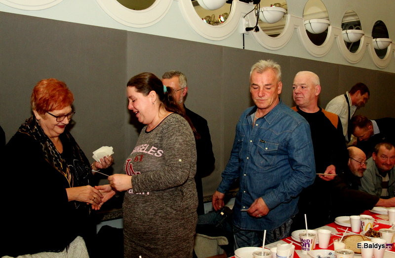 Samotni podzielili się opłatkiem (zdjęcia)