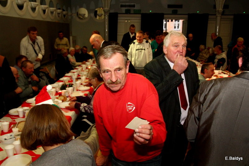 Samotni podzielili się opłatkiem (zdjęcia)