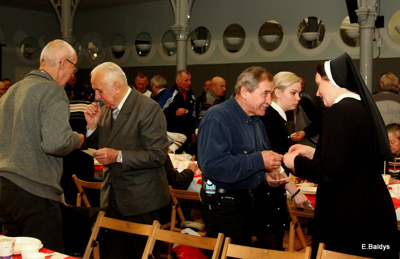 Samotni podzielili się opłatkiem (zdjęcia)