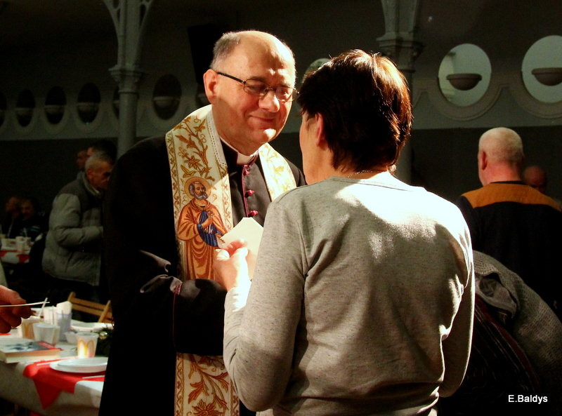 Samotni podzielili się opłatkiem (zdjęcia)