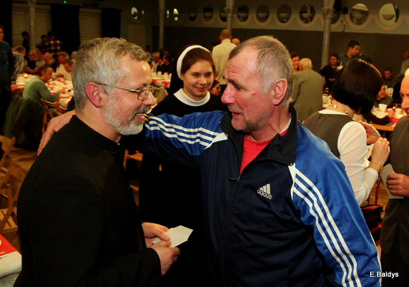 Samotni podzielili się opłatkiem (zdjęcia)