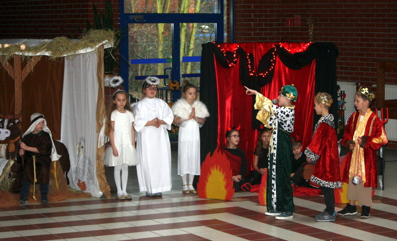 Nietypowe Jasełka w SP 13 (zdjęcia)