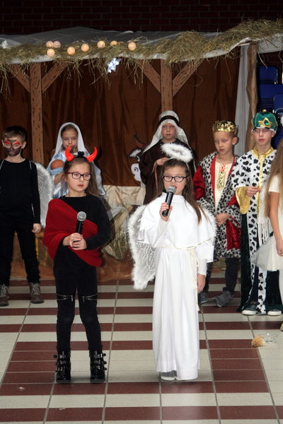 Nietypowe Jasełka w SP 13 (zdjęcia)