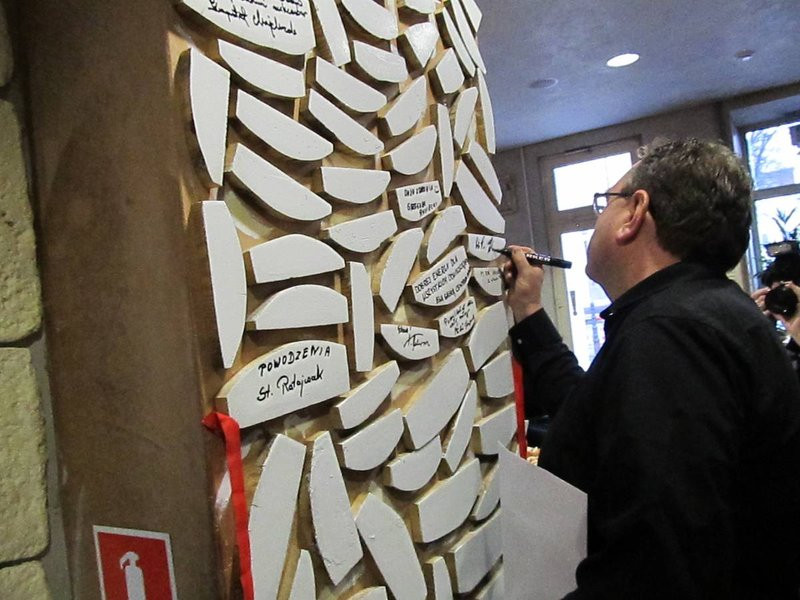 W miejskiej kamienicy otwarto grotę solną z piramidami (zdjęcia)