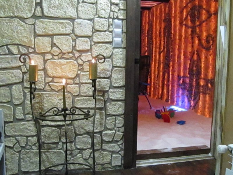 W miejskiej kamienicy otwarto grotę solną z piramidami (zdjęcia)