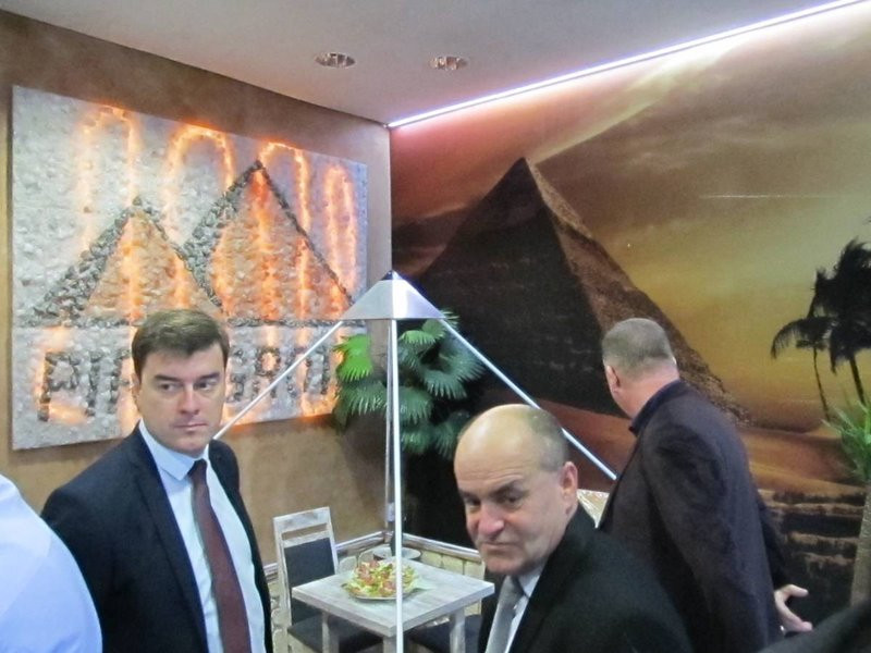 W miejskiej kamienicy otwarto grotę solną z piramidami (zdjęcia)