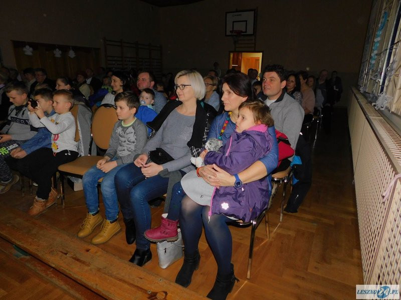 Uczniowie wystawili jasełka (zdjęcia)