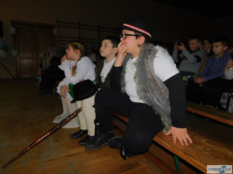 Uczniowie wystawili jasełka (zdjęcia)