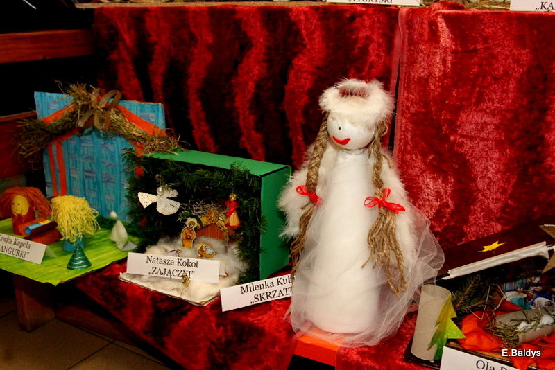 Szopki i anioły w PM 18 (zdjęcia)