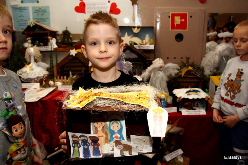 Szopki i anioły w PM 18 (zdjęcia)