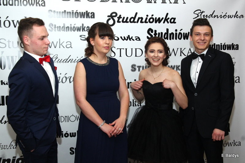 Studniówka w ZSET (zdjęcia)