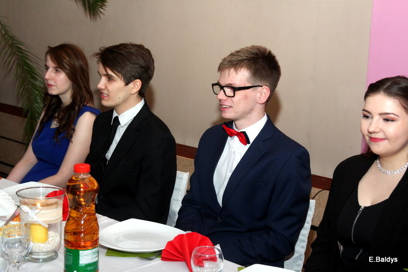 Studniówka w ZSET (zdjęcia)