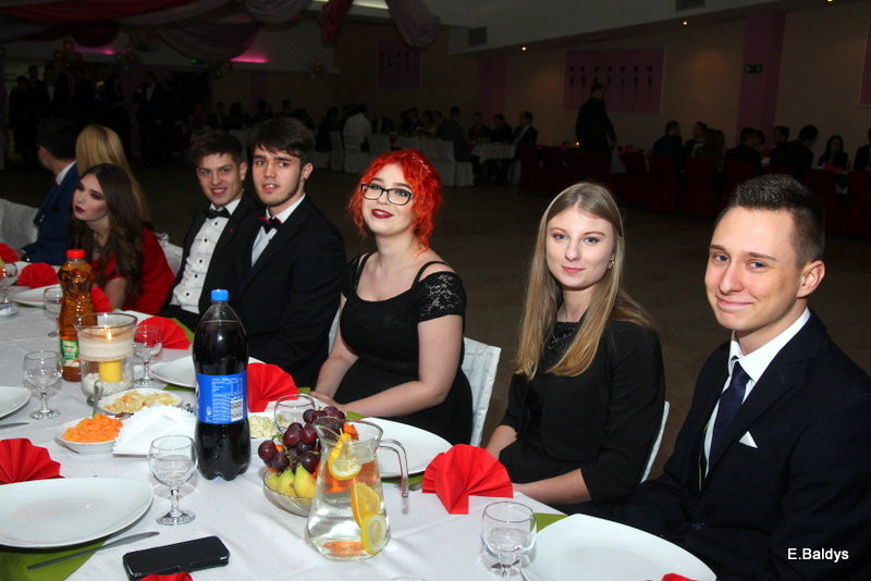 Studniówka w ZSET (zdjęcia)