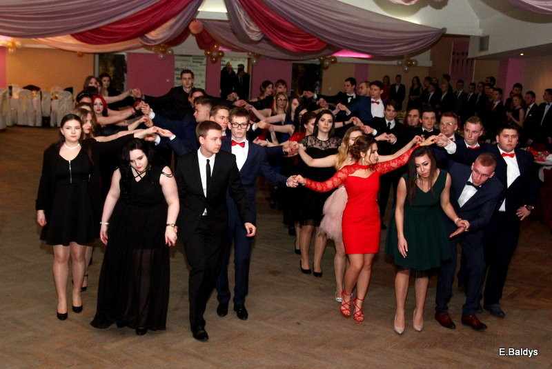 Studniówka w ZSET (zdjęcia)