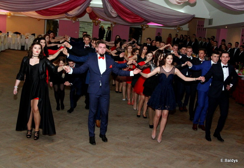 Studniówka w ZSET (zdjęcia)