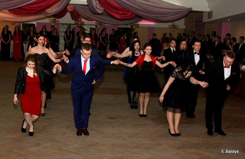 Studniówka w ZSET (zdjęcia)