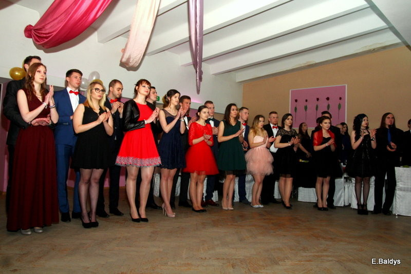 Studniówka w ZSET (zdjęcia)