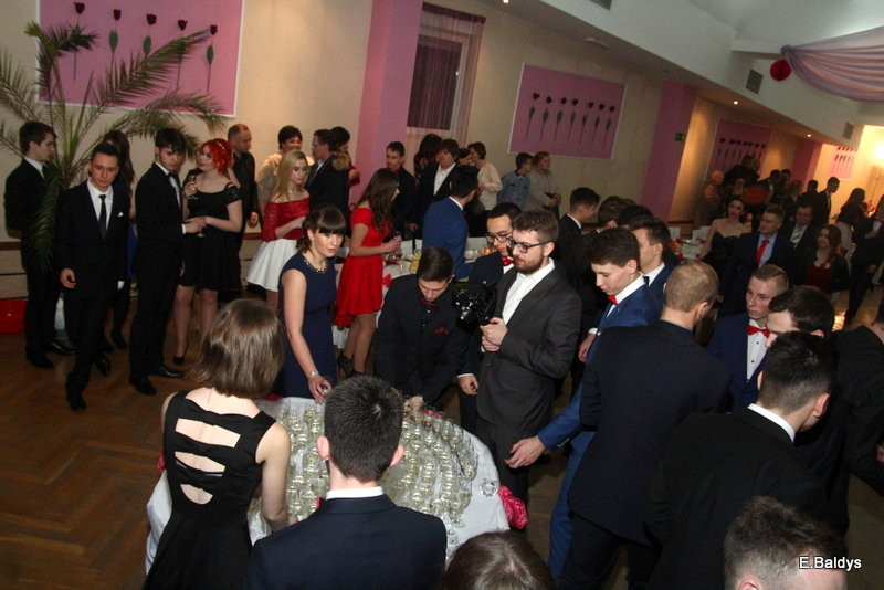 Studniówka w ZSET (zdjęcia)