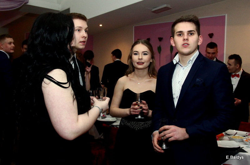 Studniówka w ZSET (zdjęcia)