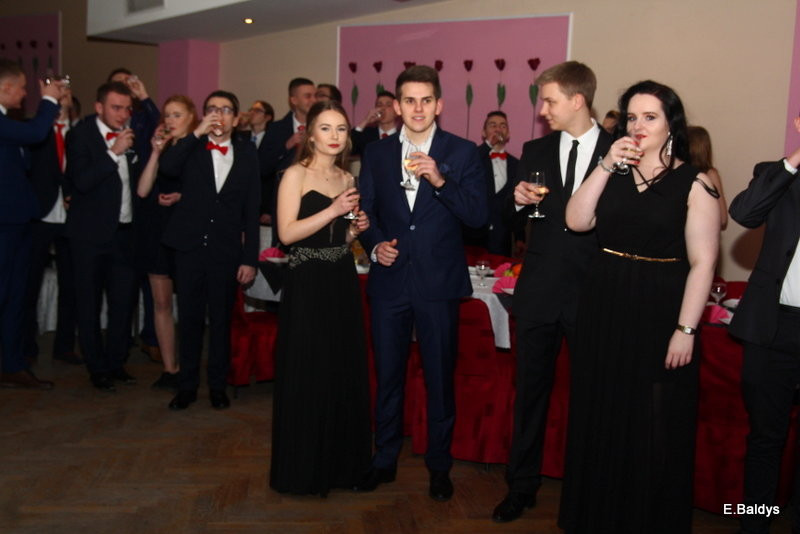 Studniówka w ZSET (zdjęcia)