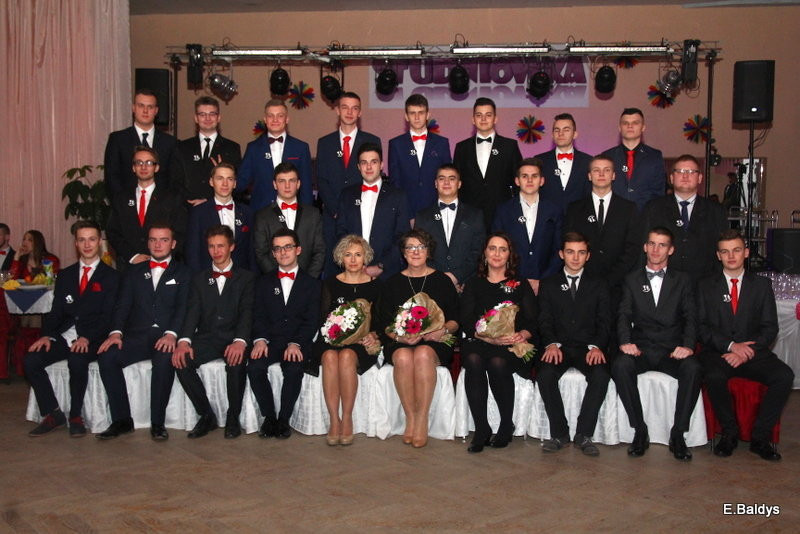 Studniówka w ZSET (zdjęcia)