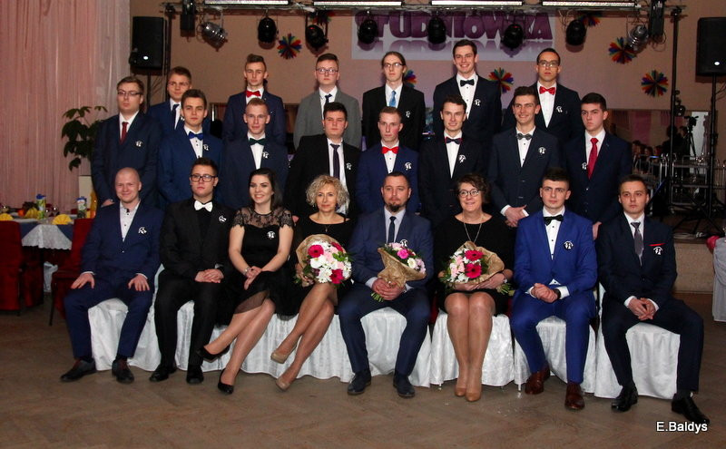 Studniówka w ZSET (zdjęcia)