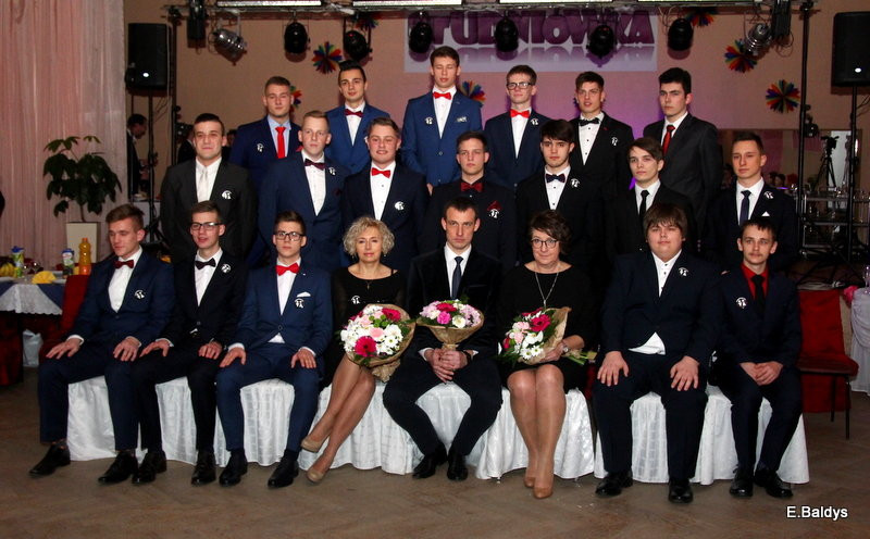 Studniówka w ZSET (zdjęcia)