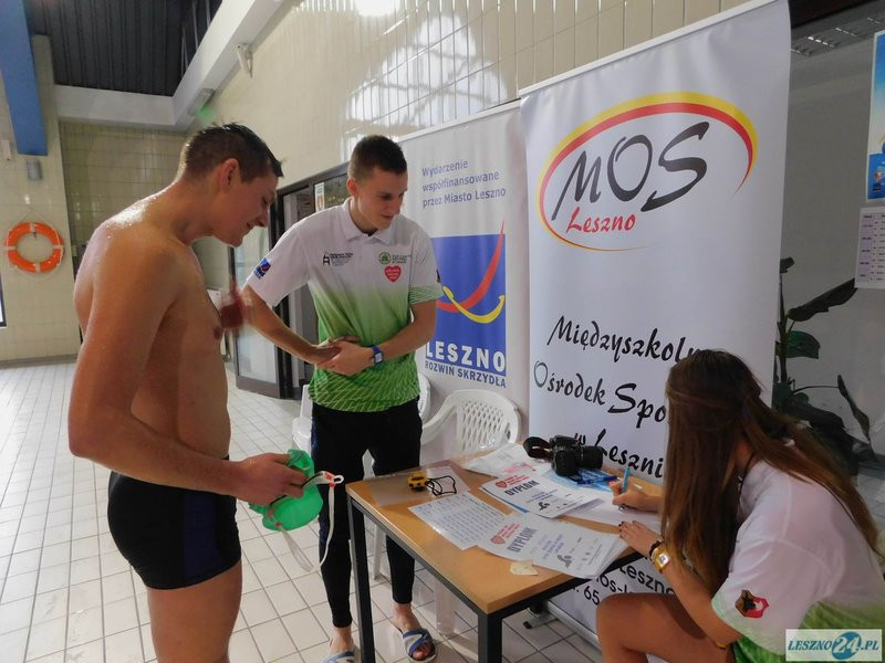 Na basenie można wesprzeć WOŚP (kilka zdjęć)