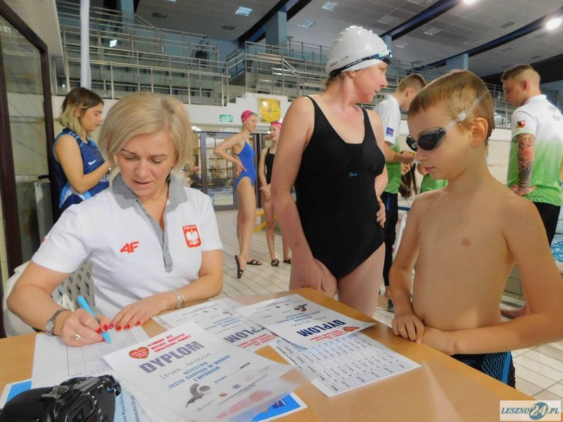 Na basenie można wesprzeć WOŚP (kilka zdjęć)
