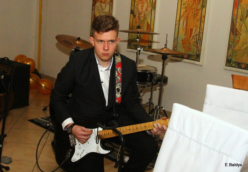 Studniówka I LO w Finezji (zdjęcia)