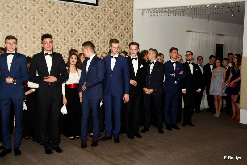 Studniówka I LO w Finezji (zdjęcia)