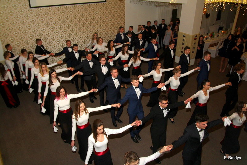 Studniówka I LO w Finezji (zdjęcia)