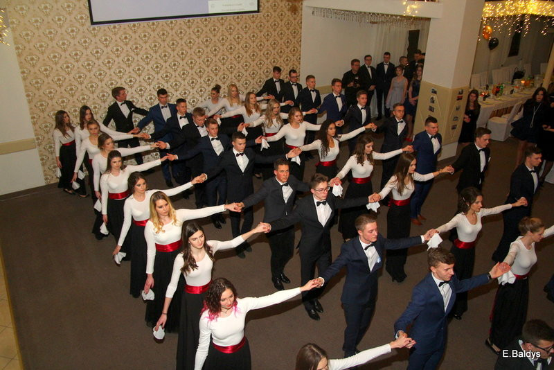 Studniówka I LO w Finezji (zdjęcia)