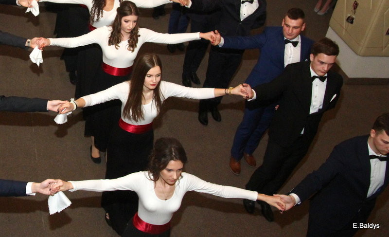 Studniówka I LO w Finezji (zdjęcia)