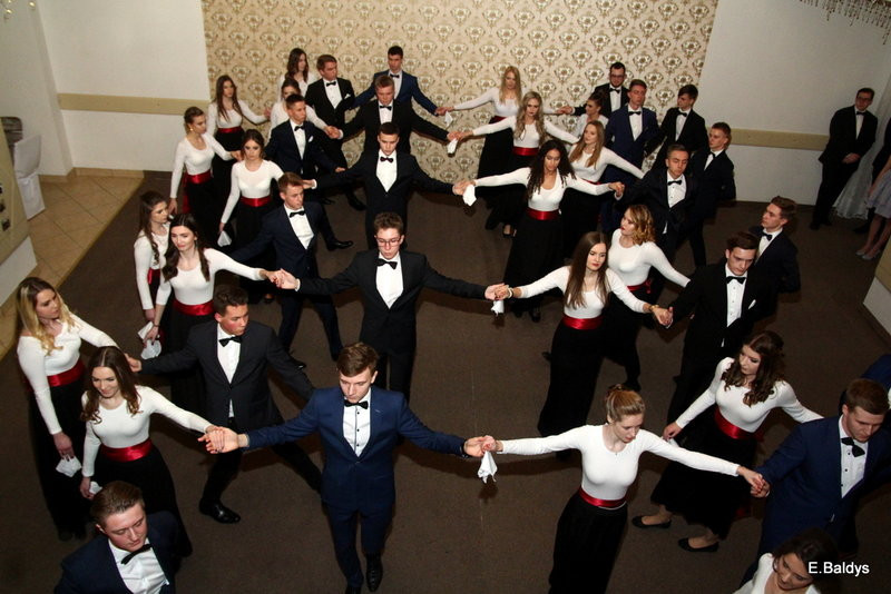 Studniówka I LO w Finezji (zdjęcia)