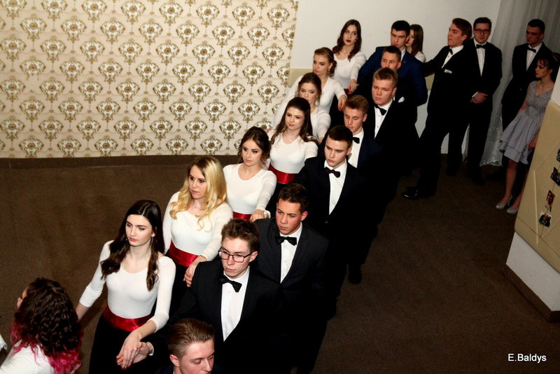 Studniówka I LO w Finezji (zdjęcia)