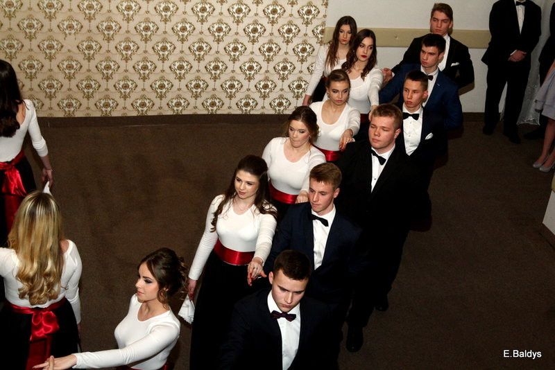 Studniówka I LO w Finezji (zdjęcia)