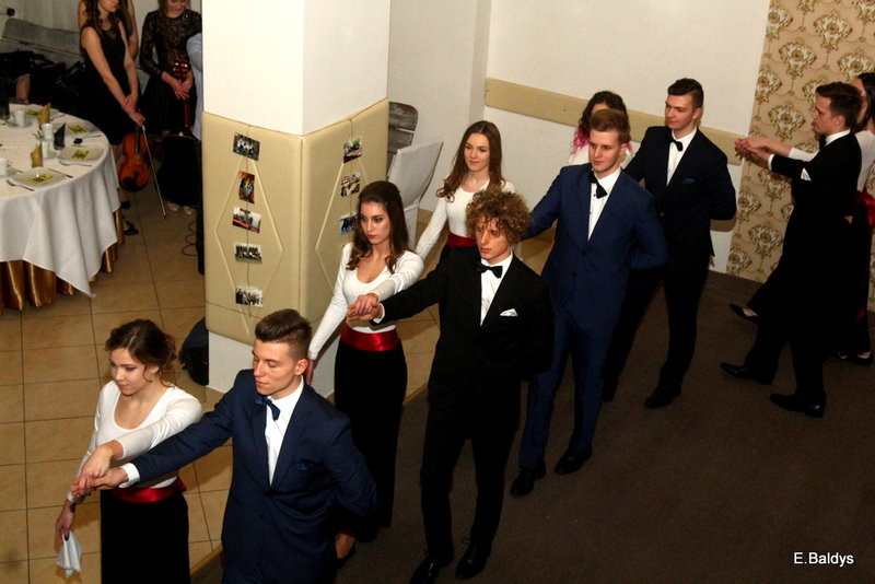 Studniówka I LO w Finezji (zdjęcia)