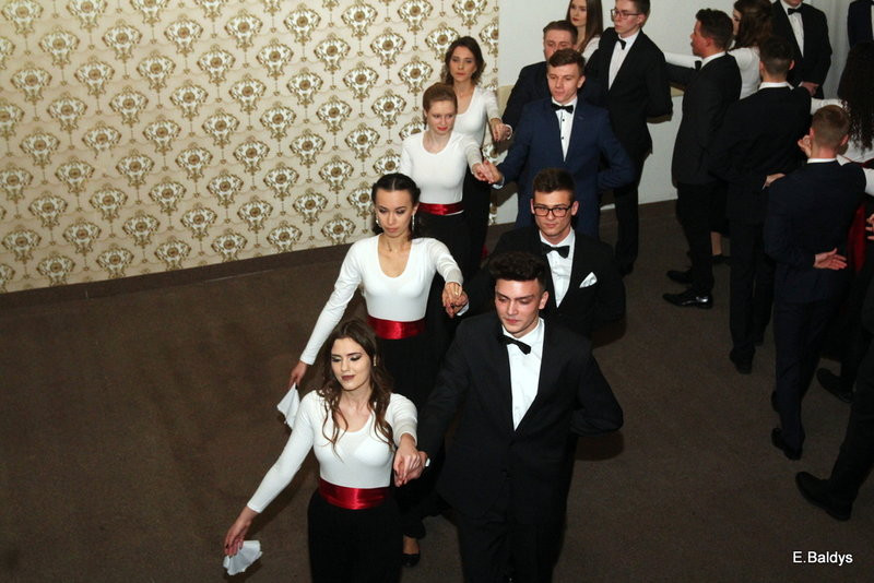 Studniówka I LO w Finezji (zdjęcia)