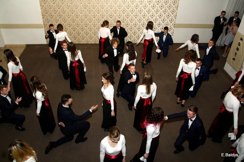 Studniówka I LO w Finezji (zdjęcia)