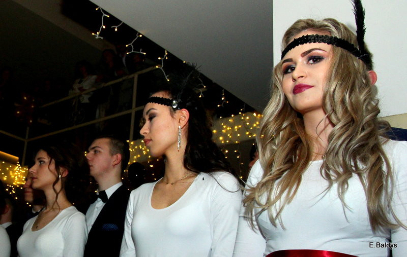 Studniówka I LO w Finezji (zdjęcia)