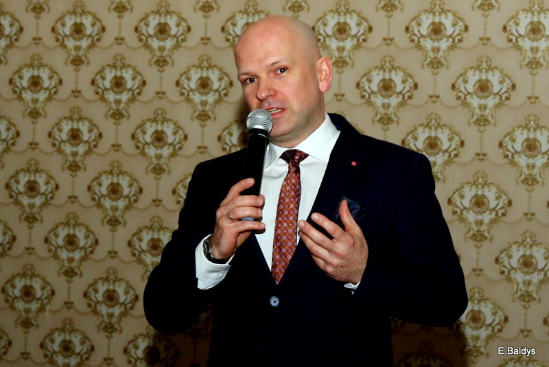 Studniówka I LO w Finezji (zdjęcia)