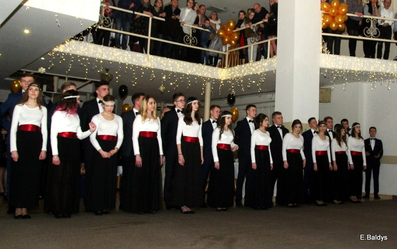 Studniówka I LO w Finezji (zdjęcia)